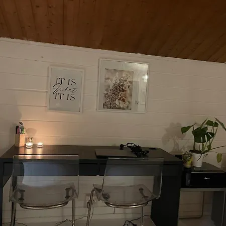 Charming Older House With Private Parking Διαμέρισμα Στάβανγκερ