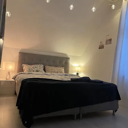 Charming Older House With Private Parking Διαμέρισμα Στάβανγκερ