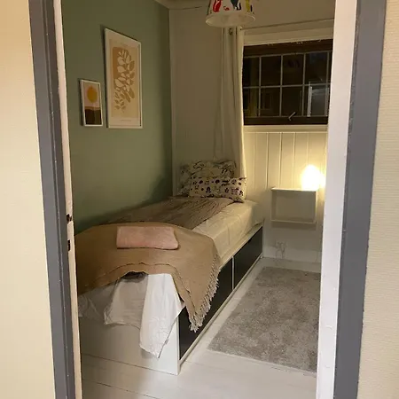 Διαμέρισμα Charming Older House With Private Parking