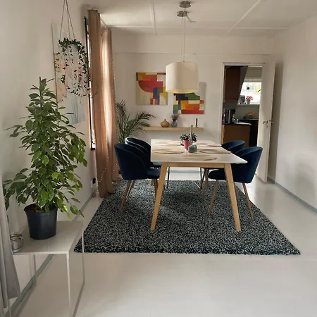 Charming Older House With Private Parking Διαμέρισμα Στάβανγκερ