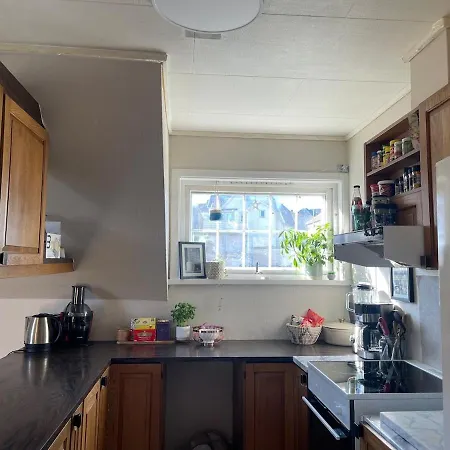 Διαμέρισμα Charming Older House With Private Parking