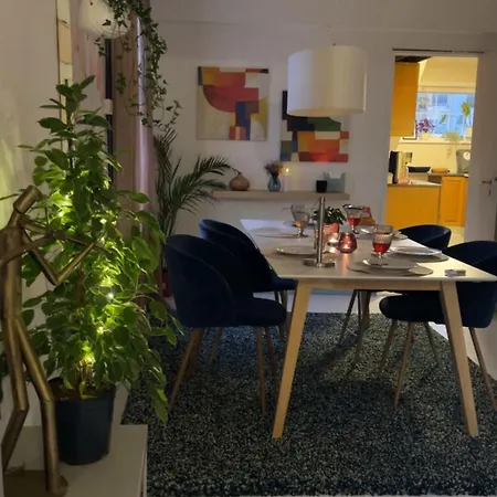 Charming Older House With Private Parking Διαμέρισμα Στάβανγκερ