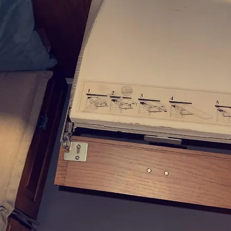 Charming Older House With Private Parking Апартаменты