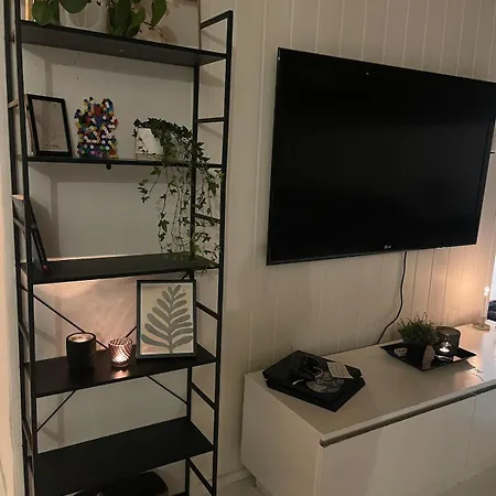 Charming Older House With Private Parking Διαμέρισμα *