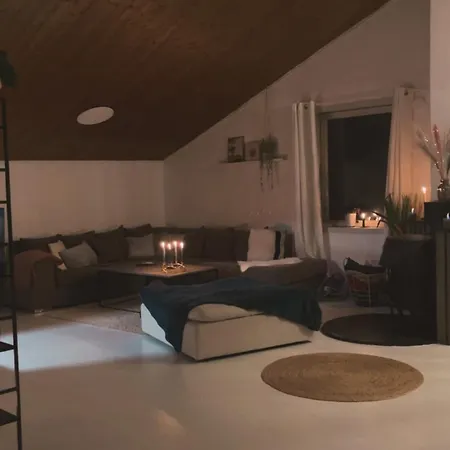 Charming Older House With Private Parking スタヴァンゲル