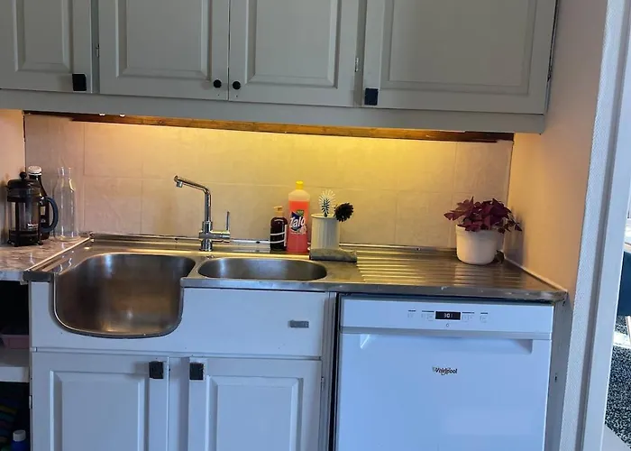 شقة Charming Older House With Private Parking *