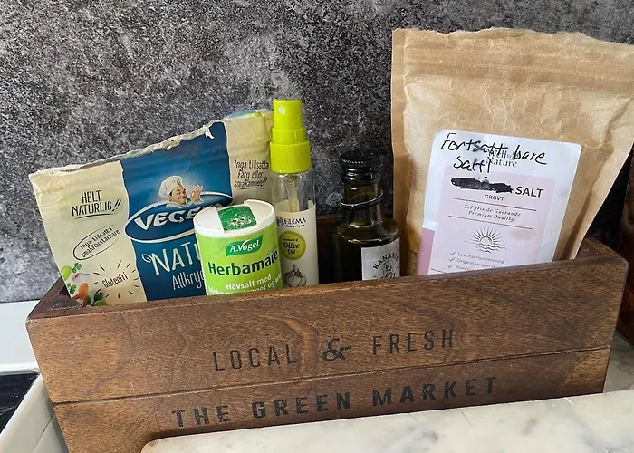 Charming Older House With Private Parking Apartment *