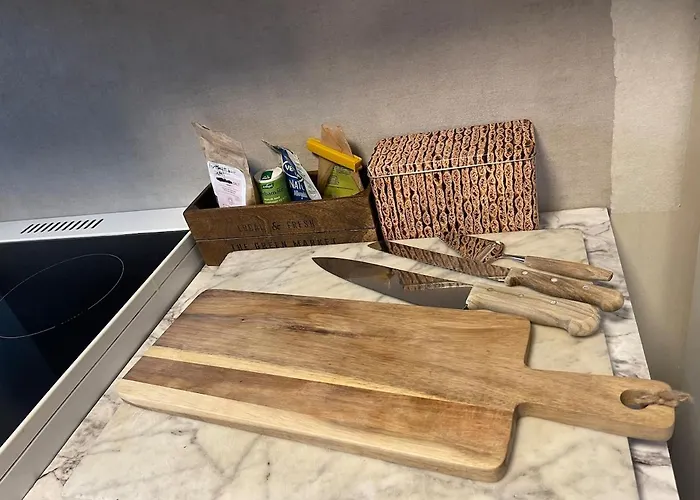 Apartment Charming Older House With Private Parking Stavanger